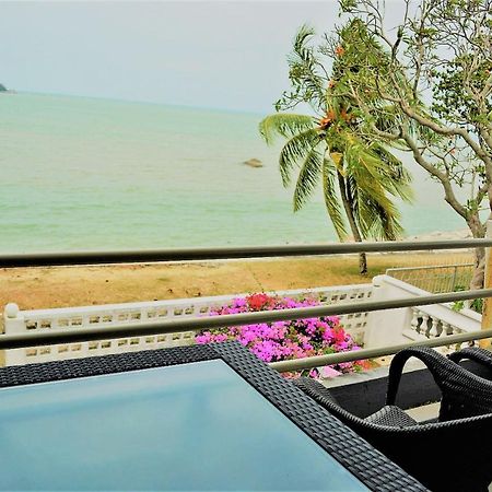 G&T'S Beach Front Villa ทานจุงบุงาห์ ภายนอก รูปภาพ
