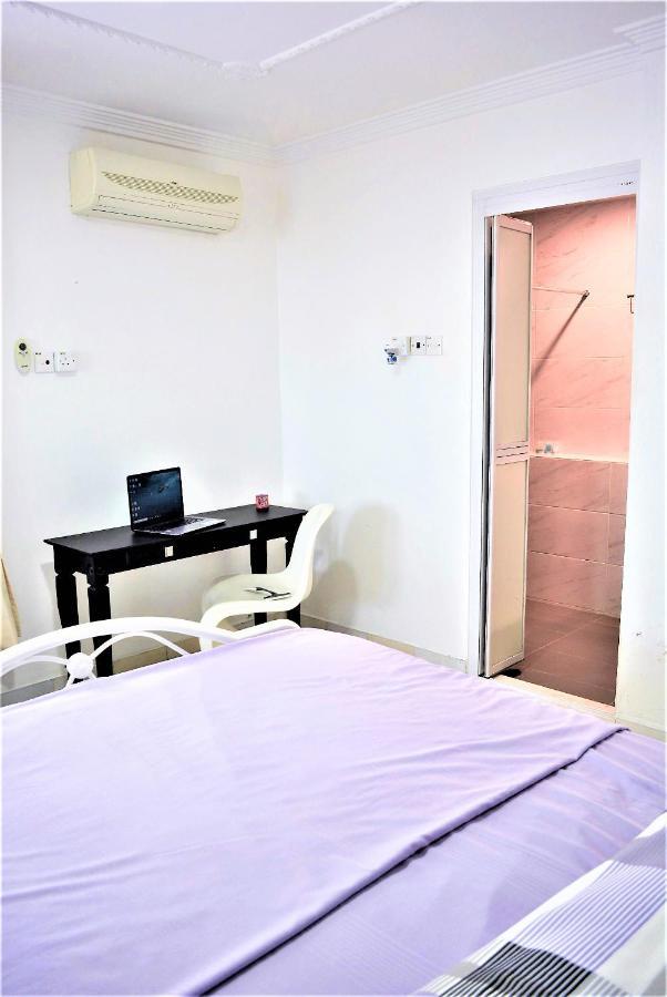 G&T'S Beach Front Villa ทานจุงบุงาห์ ภายนอก รูปภาพ